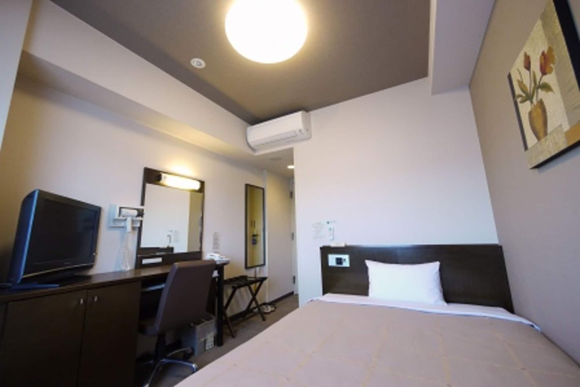 Hotel Route-Inn Higashimuroran Ekimae Екстер'єр фото