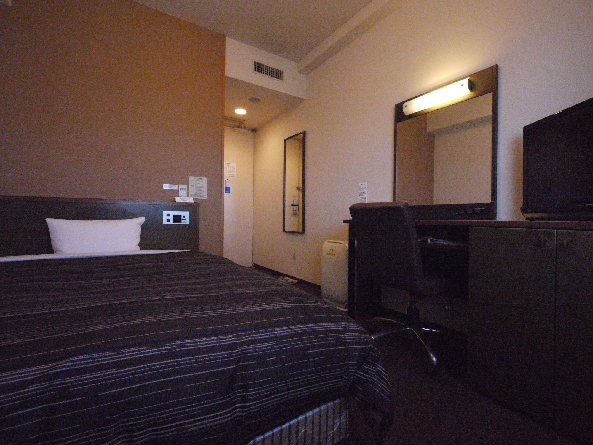 Hotel Route-Inn Higashimuroran Ekimae Екстер'єр фото
