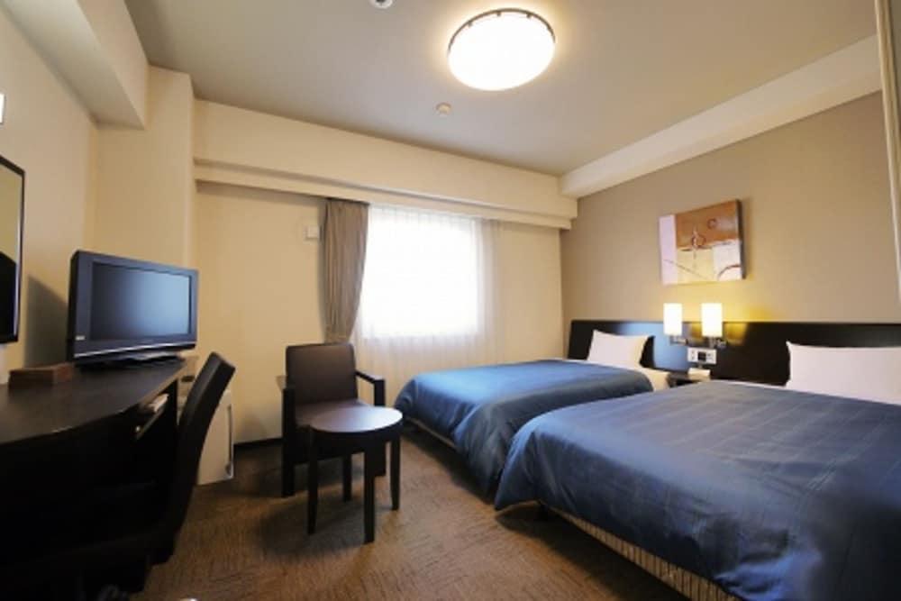 Hotel Route-Inn Higashimuroran Ekimae Екстер'єр фото
