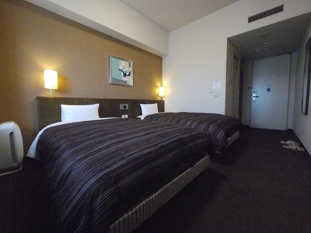 Hotel Route-Inn Higashimuroran Ekimae Екстер'єр фото