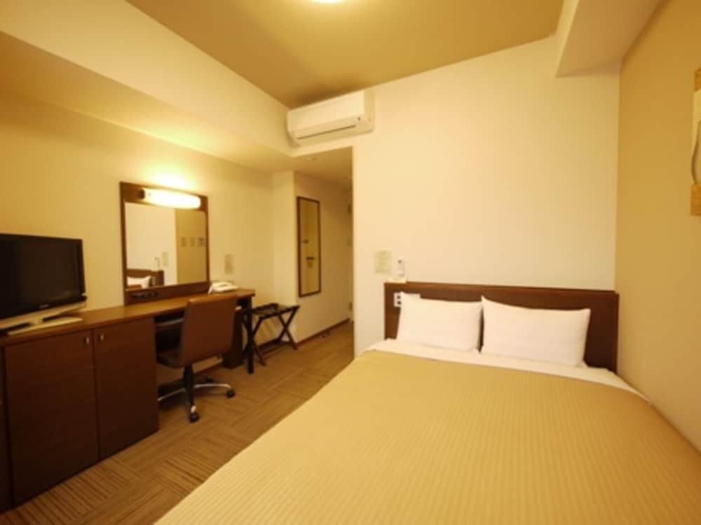 Hotel Route-Inn Higashimuroran Ekimae Екстер'єр фото