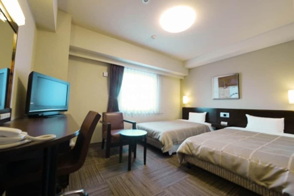 Hotel Route-Inn Higashimuroran Ekimae Екстер'єр фото