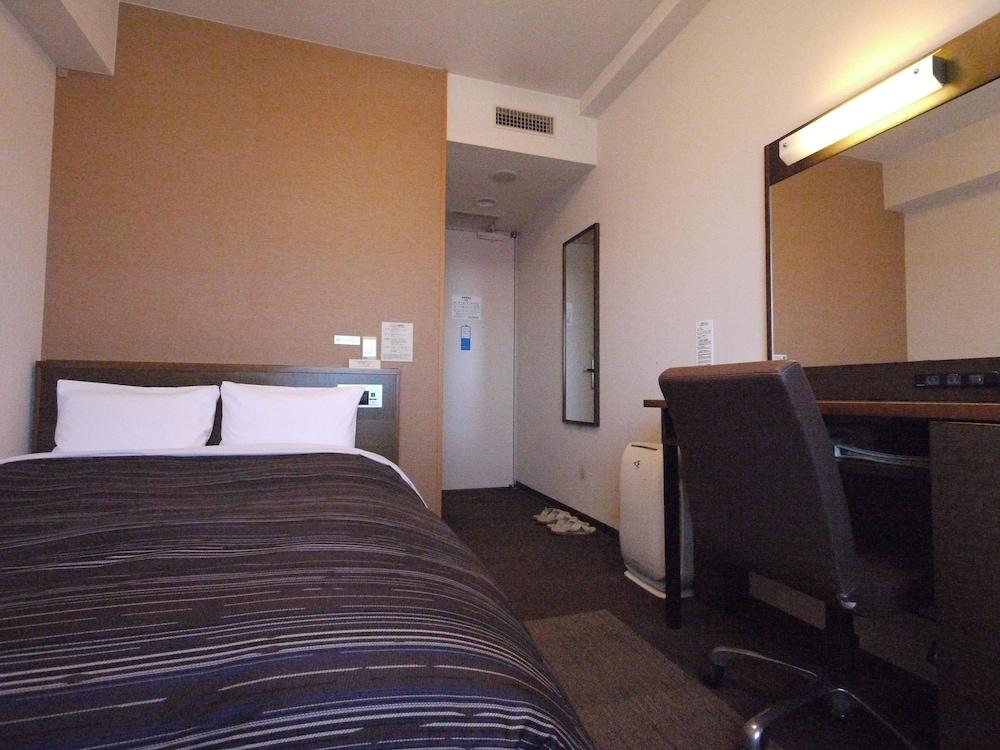 Hotel Route-Inn Higashimuroran Ekimae Екстер'єр фото